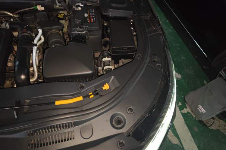 Used Bestune B70 2024 Dragon Edition 1.5T Leading Model Engine Bay Left