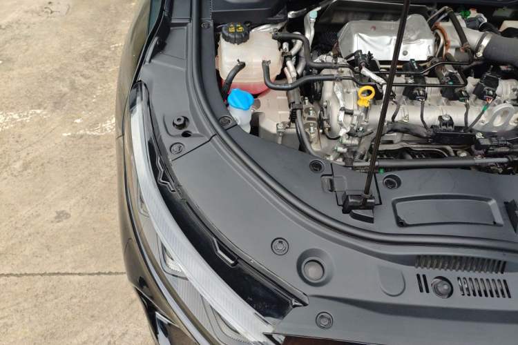 Used Bestune B70 2024 Fourth Generation 2.0T Lingyu Version Engine Bay Right
