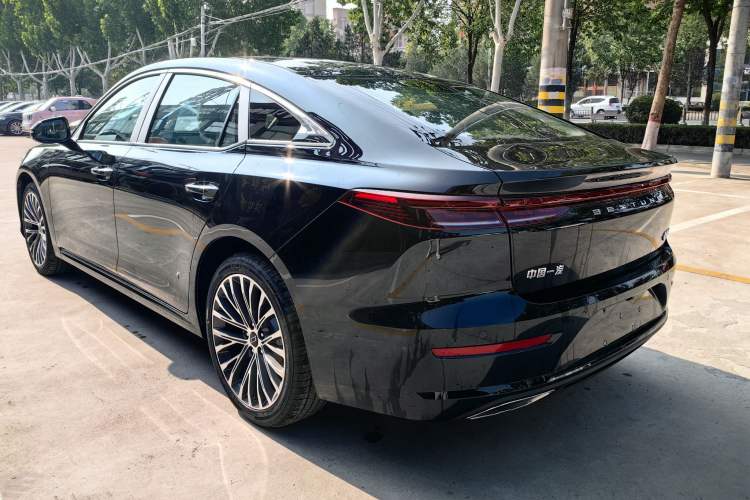 Used Bestune B70 2024 Dragon Edition 1.5T Leading Model Exterior 3