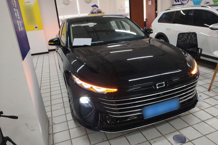 Used Bestune B70 2024 Dragon Edition 1.5T Leading Model Front Right 45 Deg