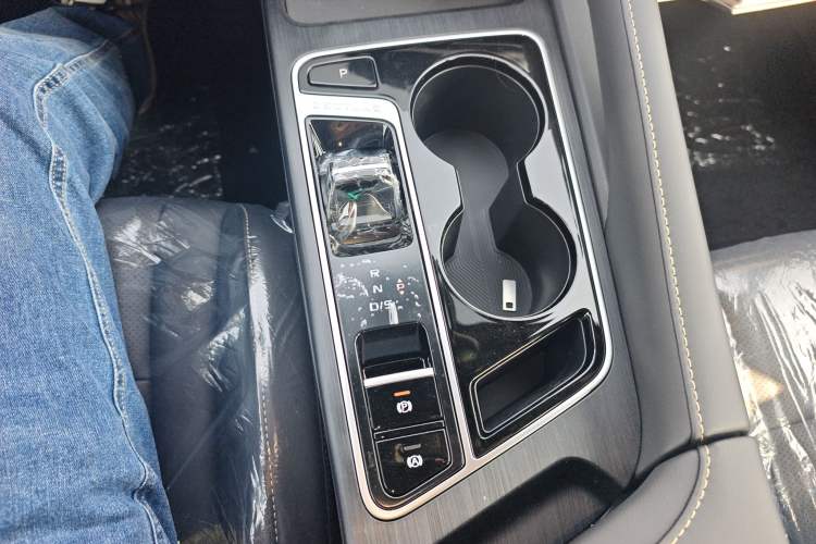 Used Bestune B70 2024 Dragon Edition 1.5T Leading Model Gear Lever