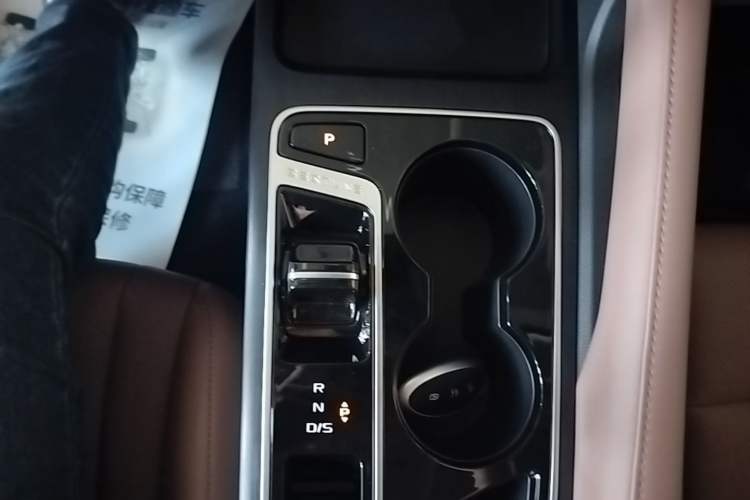 Used Bestune B70 2024 Dragon Edition 1.5T Leading Model Gear Lever