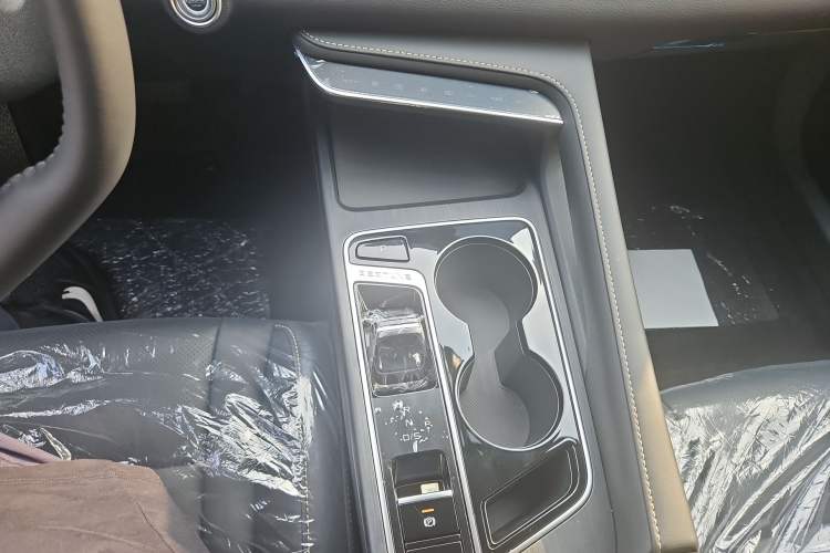 Used Bestune B70 2024 Dragon Edition 1.5T Leading Model Gear Lever