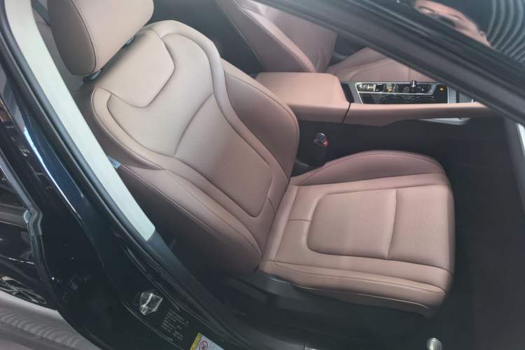 Used Bestune B70 2024 Dragon Edition 1.5T Leading Model Interior 2