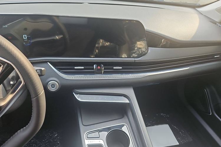 Used Bestune B70 2024 Dragon Edition 1.5T Leading Model Interior 3
