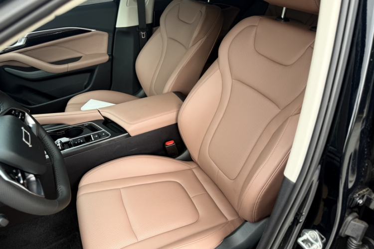 Used Bestune B70 2024 Dragon Edition 1.5T Leading Model Interior 5