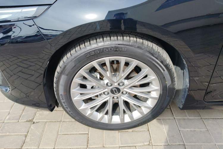 Used Bestune B70 2024 Fourth Generation 2.0T Lingyu Version Left Front Wheel Hub