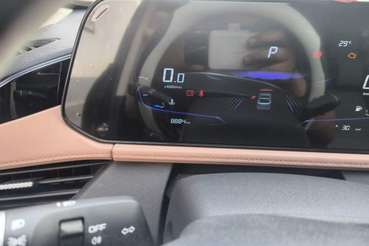 Used Bestune B70 2024 Dragon Edition 1.5T Leading Model Odometer Close Up