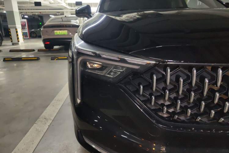 Used Bestune B70 2024 Dragon Edition 1.5T Leading Model Right Front Headlight