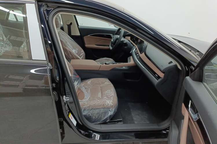 Used Bestune B70 2024 Dragon Edition 1.5T Leading Model Right Front Seat