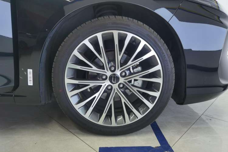Used Bestune B70 2024 Dragon Edition 1.5T Leading Model Right Front Wheel Hub