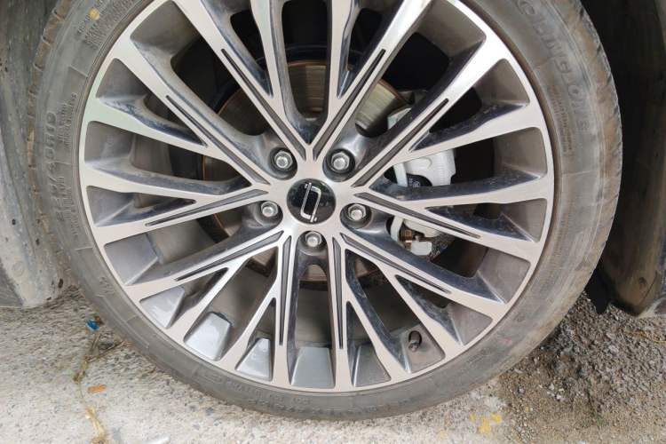 Used Bestune B70 2024 Dragon Edition 1.5T Leading Model Right Front Wheel Hub