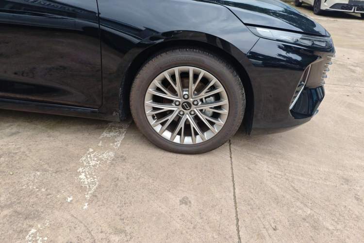 Used Bestune B70 2024 Fourth Generation 2.0T Lingyu Version Right Front Wheel Hub