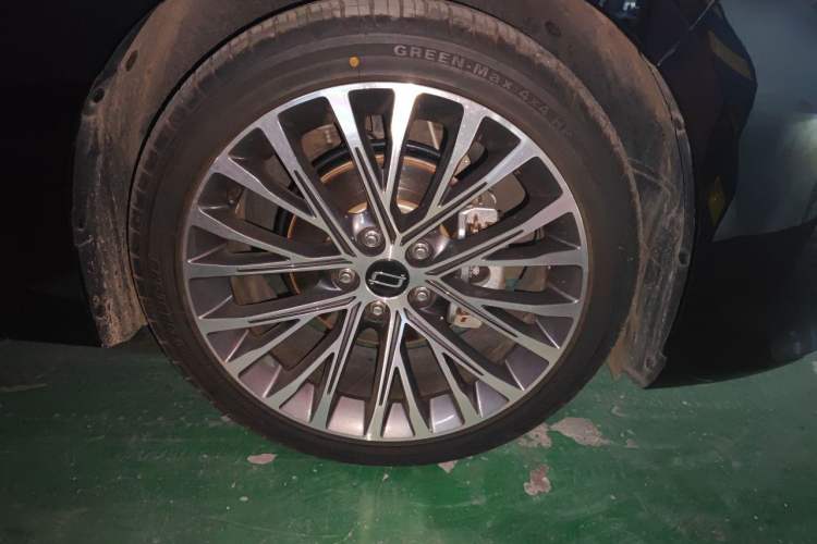 Used Bestune B70 2024 Dragon Edition 1.5T Leading Model Right Front Wheel Hub