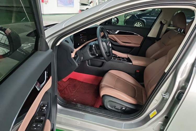 Used Bestune B70 2024 Dragon Edition 1.5T Leading Model Driver Seat