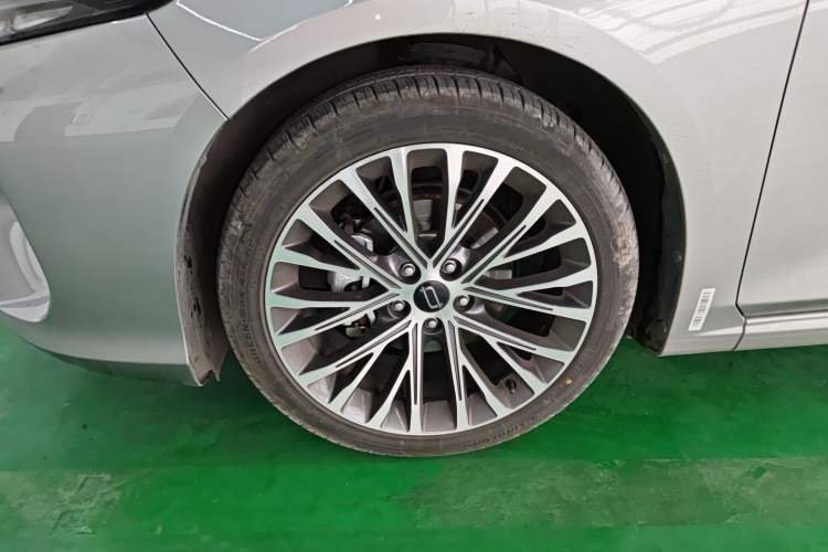 Used Bestune B70 2024 Dragon Edition 1.5T Leading Model Left Front Wheel Hub
