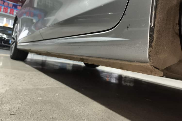 Used Bestune B70 2024 Dragon Edition 1.5T Leading Model Left Side Sill