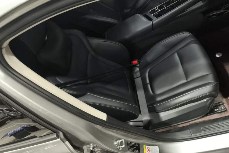 Used Bestune B70 2024 Dragon Edition 1.5T Leading Model Right Front Seat