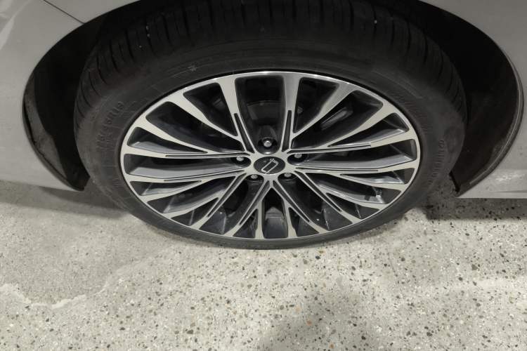 Used Bestune B70 2024 Dragon Edition 1.5T Leading Model Right Rear Wheel Hub