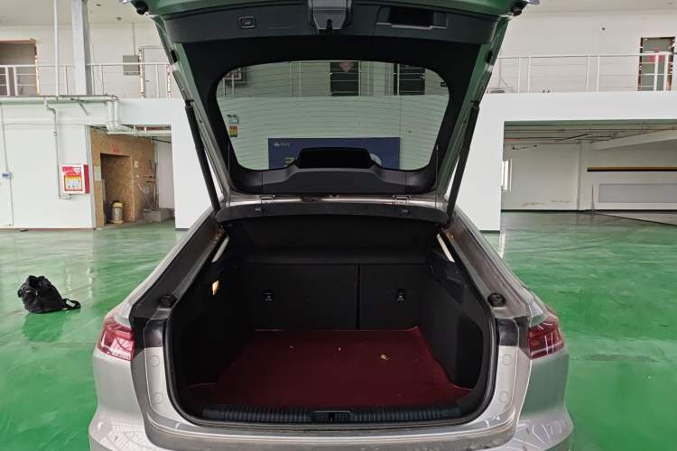 Used Bestune B70 2024 Dragon Edition 1.5T Leading Model Trunk