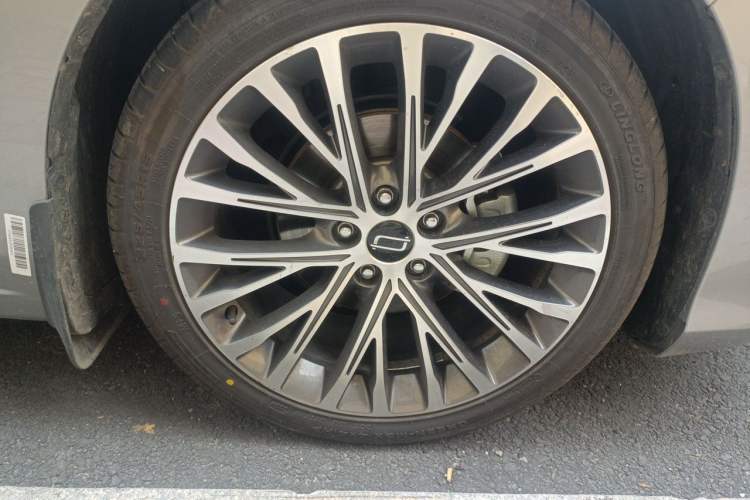 Used Bestune B70 2024 Dragon Edition 1.5T Leading Model Right Front Wheel Hub