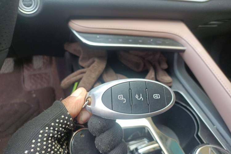 Used Bestune B70 2024 Dragon Edition 1.5T Leading Model Vehicle Key