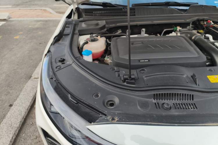 Used Bestune B70 2024 Dragon Edition 1.5T Leading Model Engine Bay Right