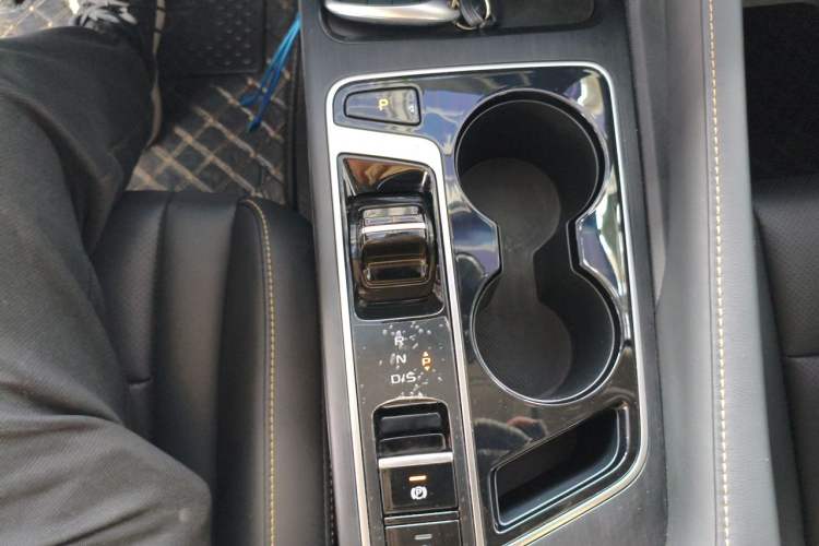 Used Bestune B70 2024 Dragon Edition 1.5T Leading Model Gear Lever