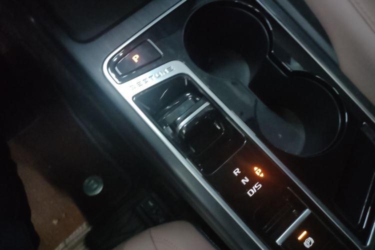 Used Bestune B70 2024 Dragon Edition 1.5T Leading Model Gear Lever