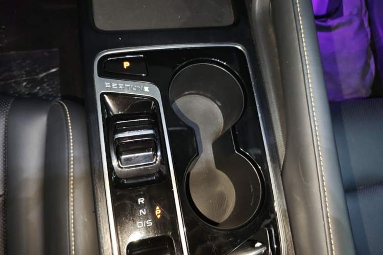 Used Bestune B70 2024 Dragon Edition 1.5T Leading Model Gear Lever