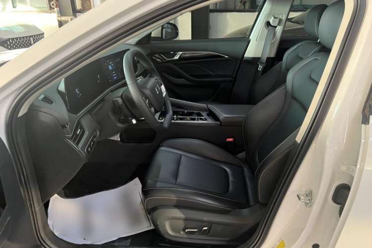 Used Bestune B70 2024 Dragon Edition 1.5T Leading Model Interior 2