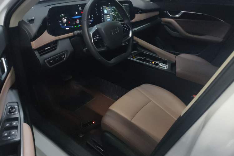 Used Bestune B70 2024 Dragon Edition 1.5T Leading Model Interior 3