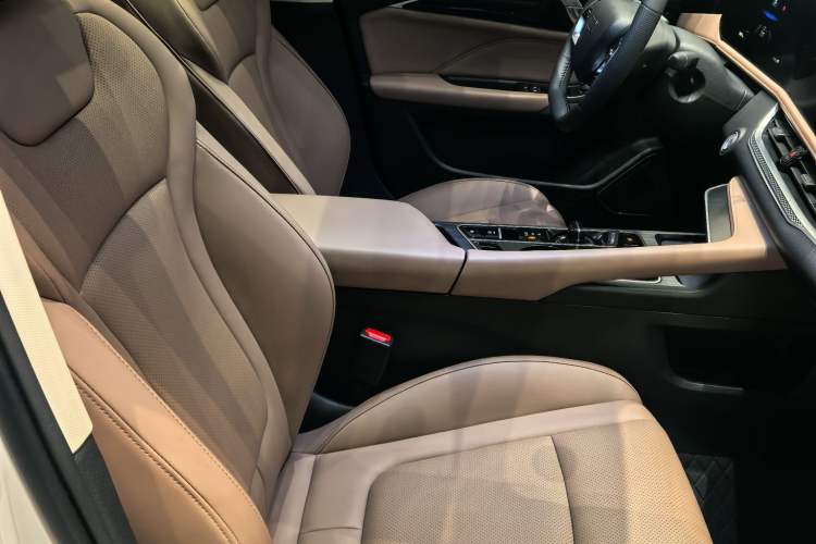 Used Bestune B70 2024 Dragon Edition 1.5T Leading Model Interior 4