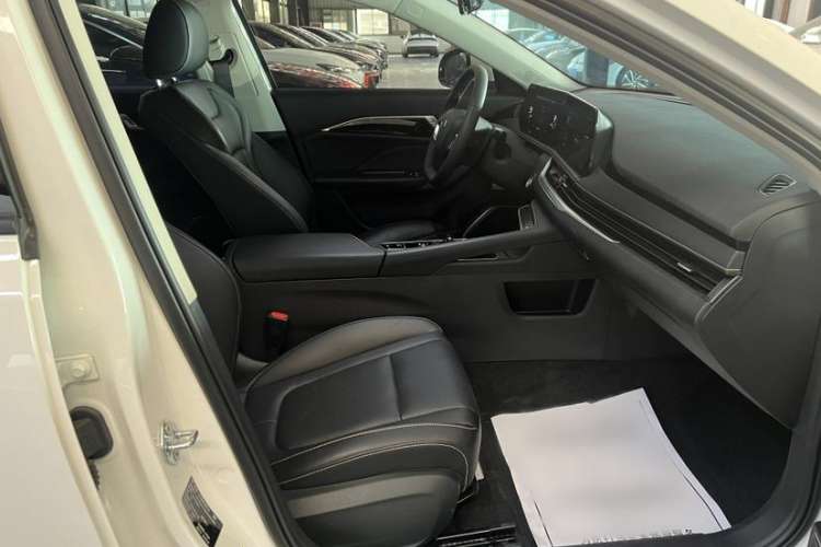 Used Bestune B70 2024 Dragon Edition 1.5T Leading Model Interior 5