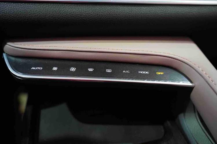 Used Bestune B70 2024 Dragon Edition 1.5T Leading Model Interior 6