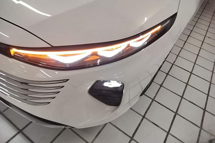 Used Bestune B70 2024 Dragon Edition 1.5T Leading Model Left Front Headlight