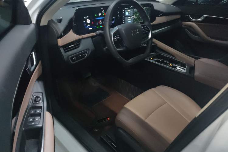 Used Bestune B70 2024 Dragon Edition 1.5T Leading Model Left Front Seat