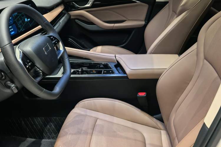 Used Bestune B70 2024 Dragon Edition 1.5T Leading Model Left Front Seat
