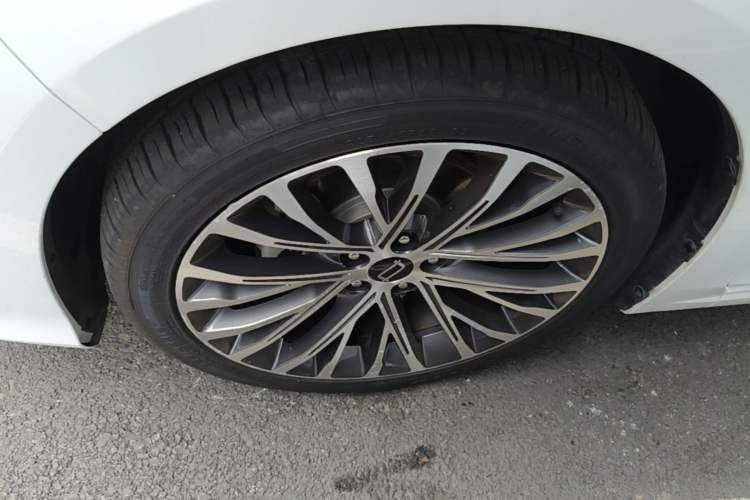 Used Bestune B70 2024 Dragon Edition 1.5T Leading Model Left Front Wheel Hub