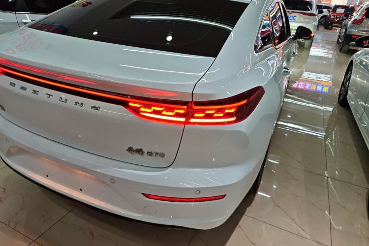 Used Bestune B70 2024 Dragon Edition 1.5T Leading Model Right Rear Taillight
