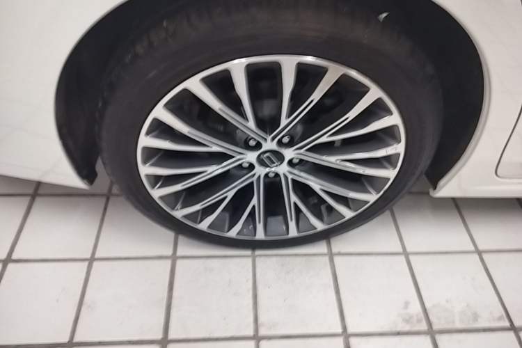 Used Bestune B70 2024 Dragon Edition 1.5T Leading Model Right Rear Wheel Hub