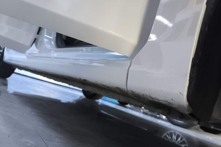 Used Bestune B70 2024 Dragon Edition 1.5T Leading Model Right Side Sill