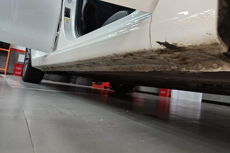 Used Bestune B70 2024 Dragon Edition 1.5T Leading Model Right Side Sill
