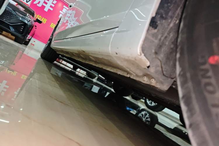 Used Bestune B70 2024 Dragon Edition 1.5T Leading Model Right Side Sill
