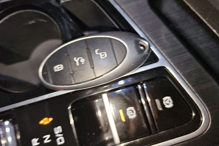 Used Bestune B70 2024 Dragon Edition 1.5T Leading Model Vehicle Key
