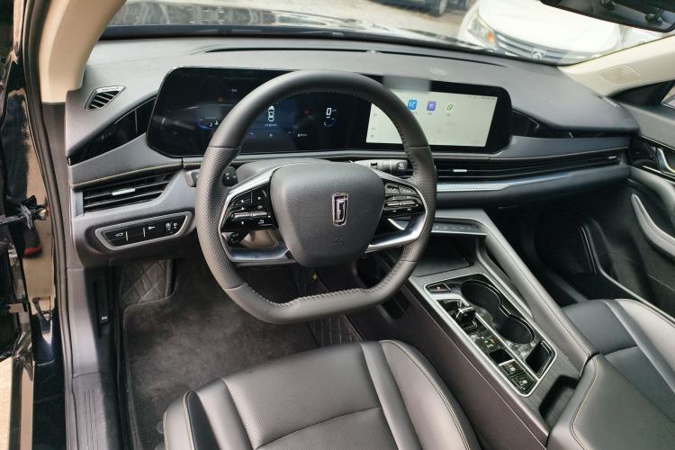Used Bestune B70 2025 Dragon Edition 1.5T Enjoyment Model Center Console