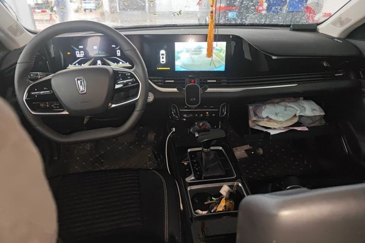 Used Bestune B70 2025 Dragon Edition 1.5T Quality Enjoyment Model Center Console
