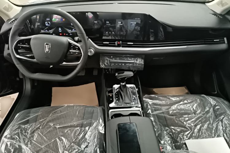 Used Bestune B70 2025 Dragon Edition 1.5T Quality Enjoyment Model Center Console