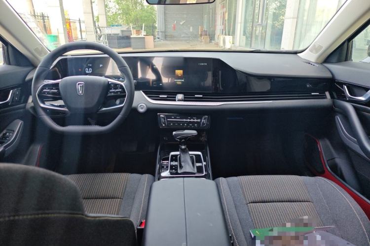 Used Bestune B70 2025 Dragon Edition 1.5T Quality Enjoyment Model Center Console
