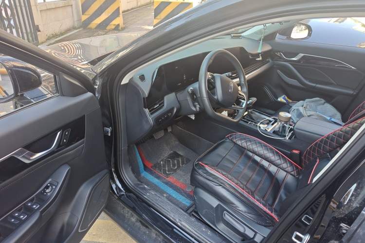 Used Bestune B70 2025 Dragon Edition 1.5T Quality Enjoyment Model Driver Seat
